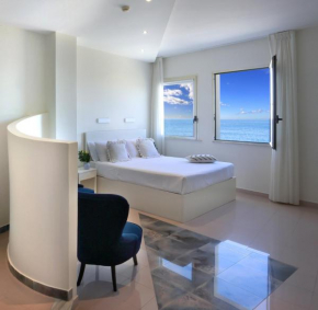 Piccadilly Rooms Restaurant and Beach
